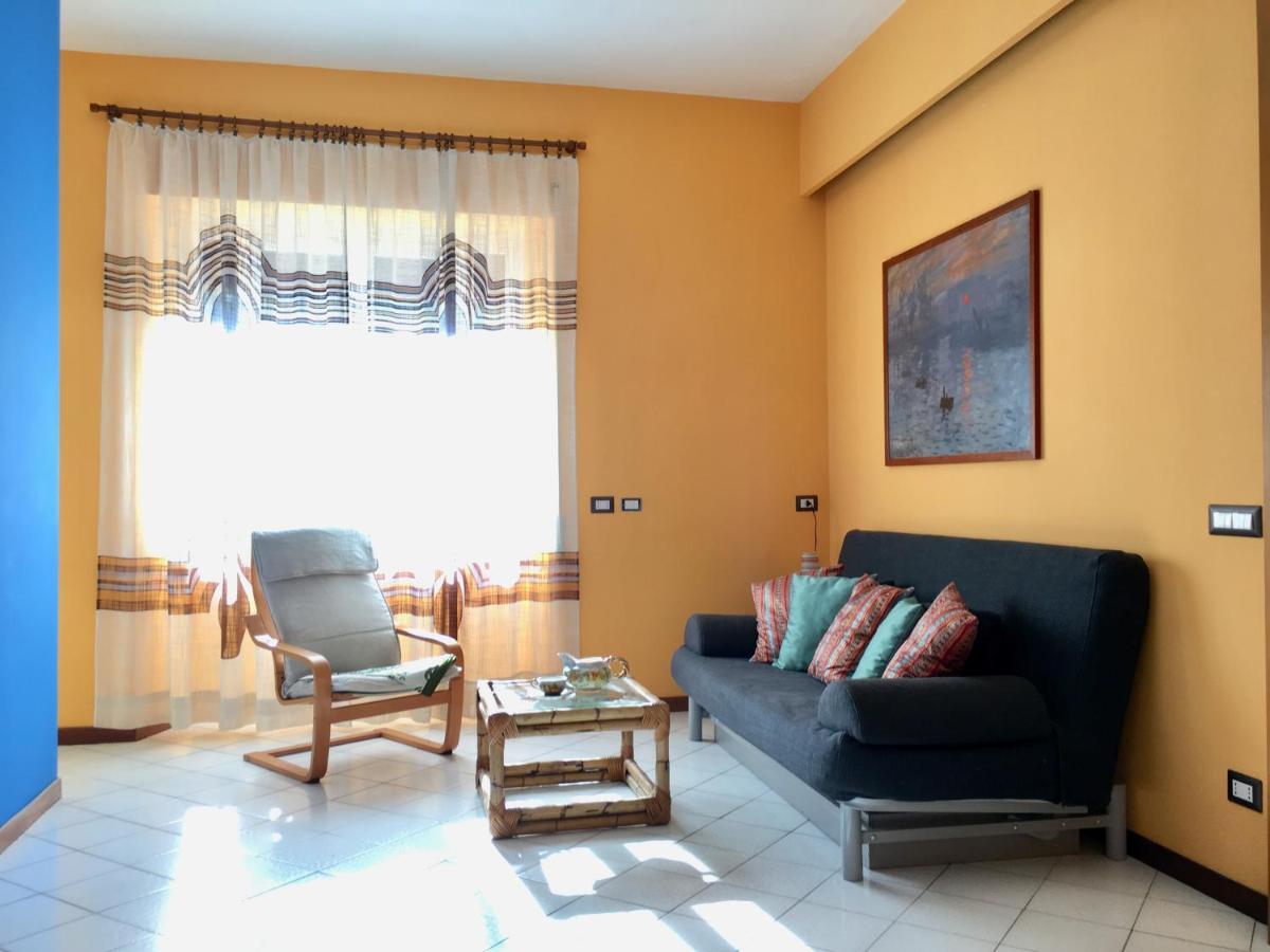 La Casa Colorata Ten Minutes To Colosseum Appartement